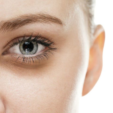 Rutina para el cuidado de la piel del contorno de ojos, productos y tratamientos